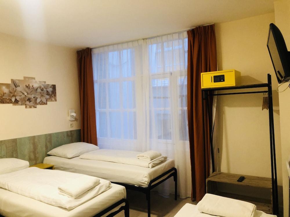 Hotel Damrak Inn Amsterdam Exterior photo